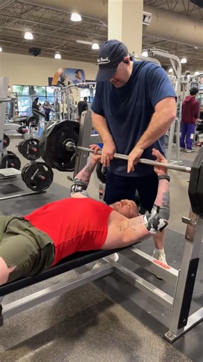 Went to the gym excited for a new 325lb bench PR. Ended up hitting it twice, so I moved up to 350lbs. #benchpress #gym #bench #bodybuilding #athlete