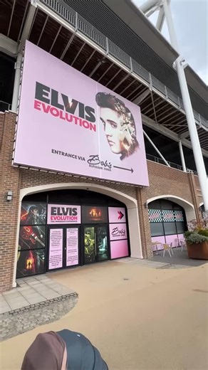 Strap in. Here’s an honest review of Elvis Evolution. Billed as a walkthrough immersive experience, a multi sensory journey through Elvis rags to riches story. I’ll start with my biggest criticism. It was lacking in ELVIS The good bits - sets are gorgeous. The 3 bars are fabulous. The actors - excellent enthusiasm and fun. The after party area is stunning, and the live music lovely but most people walked straight out. Right. The premise of the show is - it’s Elvis’s comeback TV special but they’