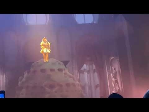 Melanie Martinez strawberry shortcake live trilogy tour