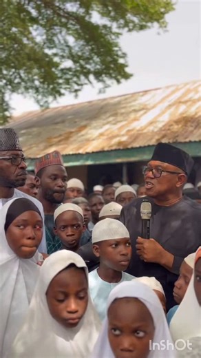 Shortly after his visit to Bauchi State Governor, Bala Mohammed, at the Government House, Mr. Peter Obi proceeded to Intashara Islamic School in Bauchi State.During the visit, a female student of the school brøke down in teårs while speaking out the current situation in the country. She said: “Our reality on the ground is tearing while leaders speak about election. Our lives are at stake. Kidn@pp!ng and bånditry have become part of our lives. Farmers can no longer go to their farms.”Mr. Peter Ob
