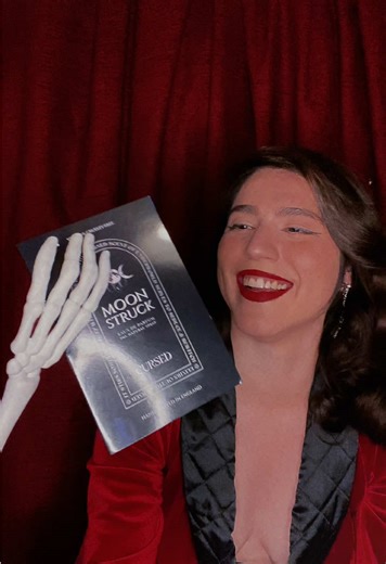 Descubre los perfumes góticos con @CURSED