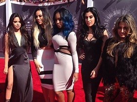 VMA 2014: Fifth Harmony faz performance de “Bo$$” no tapete vermelho |