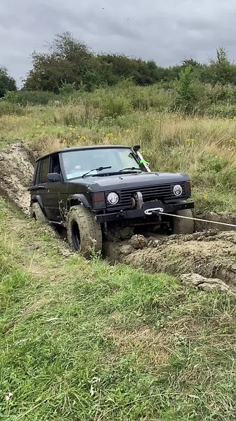 Beast! #fyp #rangeroverclassic #offroading #wagtails