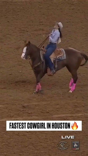 Summer Williams makes the fastest run at RodeoHouston! 🔥