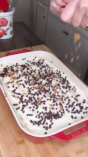 Comment “link” for my easy cannoli cake recipe! 🌲 🎅🏼 Now, this was my signature holiday cake last year and this year it was Nutella! So, if you make both let me know which one you like better! I voted Nutella, but that could possibly be the case because I haven’t had this in a year LOL! 😝 either way they’re both Yummy dreamy and delicious! If for some reason this recipe doesn’t make it to you, just head to my amazon storefront at the link in my bio. For Now, I’m adding my recipes there until