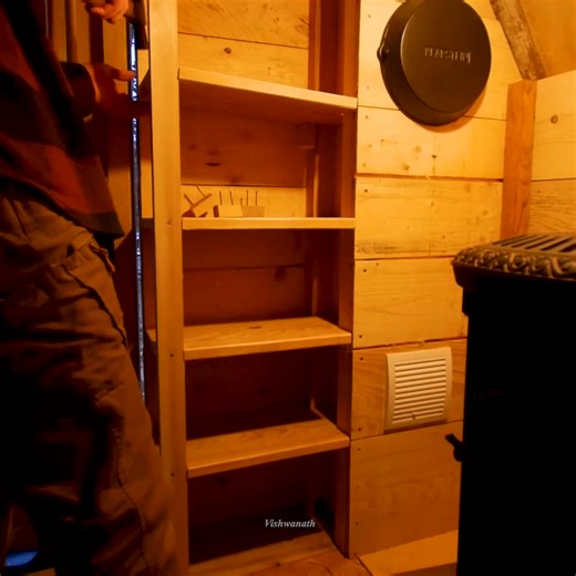 Start to finish building a simple cabin in off grid bush (while i'm building the main log cabin)..#forestcabin #adventure #wilderness #camping #bushcraftcamping #logcabin #cabin #survival | Adventures Bushcraft