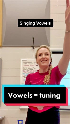 Improving Vocal Tuning Through Vowel Shapes in Choirs