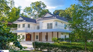 This 5 bedroom Country Estate located just off Changsanit Road in an...