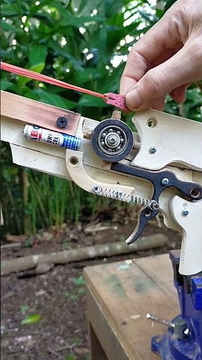 Strong design trigger mechanism for wooden slingshot #woodenslingshot #wooddesigner