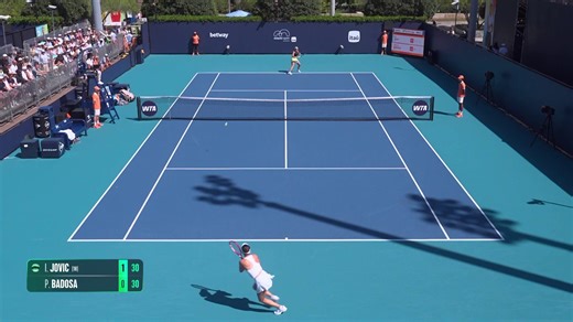 Iva Jovic blitzes Paula Badosa to reach third round | Miami Highlights
