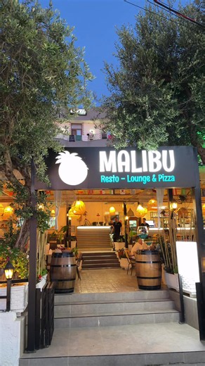 Malibu Resto Lounge & Pizza Ksamil: Sea-View Dining