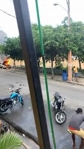 233 reactions · 17 comments | HAY DÍAS MALOS! Se enciende carro que estaba siendo reparado  #lyrics #virallyrics #reelsinstagram #viral #lyricsvideos #lyricsvideos #reels #reels #viralpost #showtv #repost | Alfredo De La Cruz | Facebook