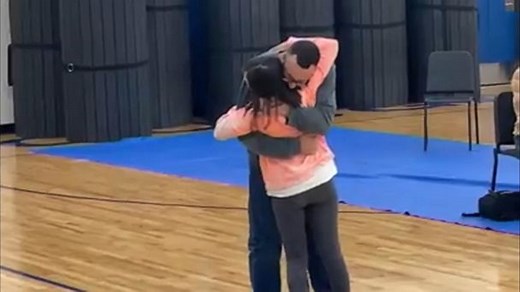 Military father surprises children after returning home