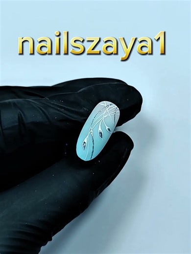 winter gradient nail design idea 💅✨