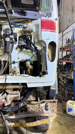 #اصلاحات_بلوف_هواء_جميع_انواع_الشاحنات_ #تشيك_كامل_هوا_شاحنات #تغير_ظفيرة_هواء_كامل #الرياض_جده_مكه_الدمام_المدينه