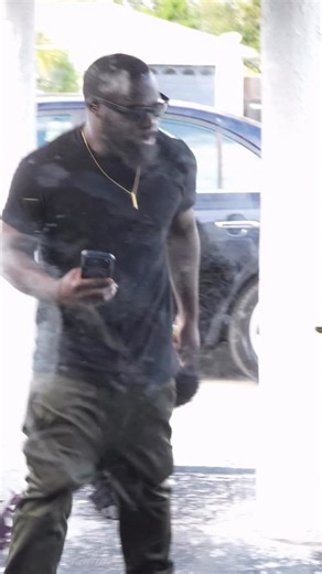 CORTEZ HEARNS on Instagram: "Gorrila prank on grandma friend 😂😂😂Ms mick"