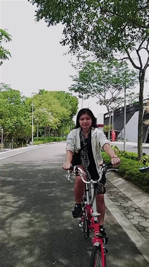 Exploring Life in Singapore through a Karen Girl's Eyes