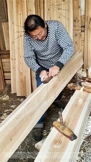 Hand Planing: The Push That Reveals the Wood's Core