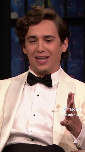 #snl’s @Marcello Hernandez was better at spanish than the spanish teacher #marcellohernandez #sethmeyers #lol #funny #spanish #espanol #cuban #spanishclass #jajaja #funny #tv #school @Saturday Night Live - SNL