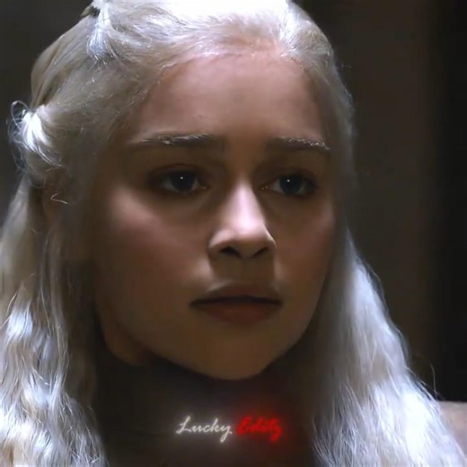 No one can touch the mother of dragons 🐉🔥 ft:MANDA BALA #motherofdragon #gameofthrones #shorts