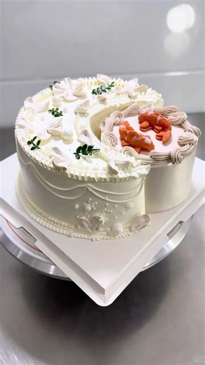 The Moon & The Sun #Cake Decorating Ideas