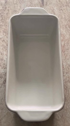 80K views · 2.3K reactions | Pear Baked Oats - Save Recipe Below  That’s basically weight loss cake!!! Yum Nutrition - 500 kcal (34P, 72c, 13F) + 12g fibre Ingredients- 50g oats 150g pears (chopped) 150g greek yogurt (0%) 2 medium eggs 1 tsp cinnamon 1/2 tsp ginger 1 tsp brown sugar 1/2 tsp baking powder Just mix everything together and bake for 25 minutes at 200C. I served mine with a little berry compote. Only takes 20 with an air fryer Yum  | Filling Meals | Facebook