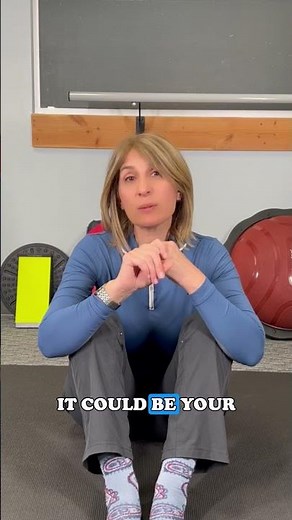 What causes pain under the shoulder blade❓️