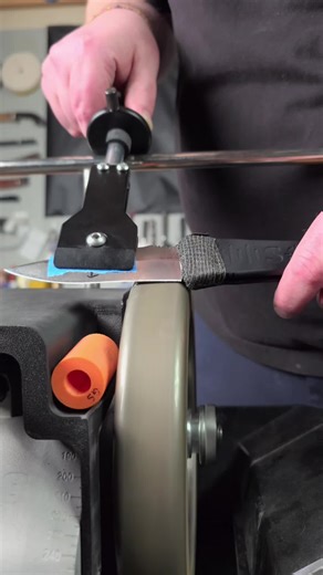 Sharpening a @SOG Knives Spec Elite 2 on a CBN Radius wheel. 😜🔪 #knifesharpener #oddlysatisfyingvideo #asmrvideo #asmrsounds #knifesharpening