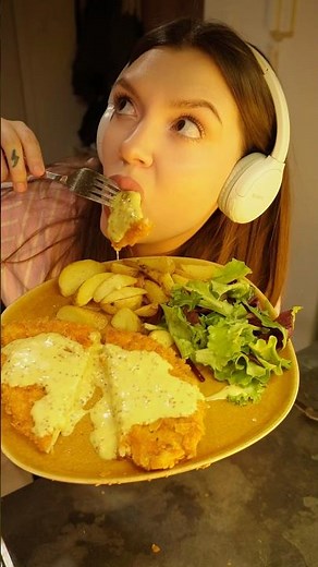 Chicken schnitzel with honey-mustard sauce 🍯