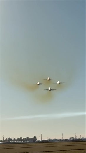 🚀 ✈️ Check out this absolutely epic launch by the Blue Angels Diamond this morning at NAF El Centro. LSC/Freddie Bryant | Live Storm Chasers