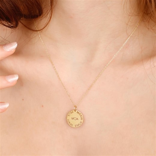 14K Gold Custom Names Necklace: Personalized Family Pendant, Mom's Jewelry - Etsy Australia