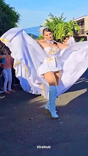 2.5K views · 48 reactions | Solution Of all the Problems: Salvadorian Band❤️ #band #liveevents #bandfirst #fypシ゚viralシfypシ゚ #viralhub #danceonband | Viral Hub | Facebook