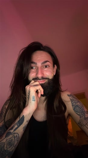 DENIS KLEIN | HAIR ARTIST📍BERLIN on Instagram: "Bei Rechtschreibung hört der Spaß aber auf! 😂 @adriana.ghost Danke für deine Inspo - liebe alles daran hahaha 😍😂💃🏼 #hatergonnahate #rechtschreibung #aufklärung"