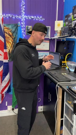 🧰💻 Three Very Different Patients on the Workbench Today! 🔧✨ A quick look at what’s getting sorted in the shop right now: 🍏 macOS Upgrades - Helping older Macs run smoother, faster, and stay supported. 🔬 Microscope-Level Repairs - Tiny components, precision tools, and the kind of fixes most places don’t touch. 🪙 Speeding Up Windows 7 Laptops - Breathing life back into the classics so they can still keep up today. From big jobs to tiny details, if it’s tech, I’ll sort it. 📍Computer Fixer Du