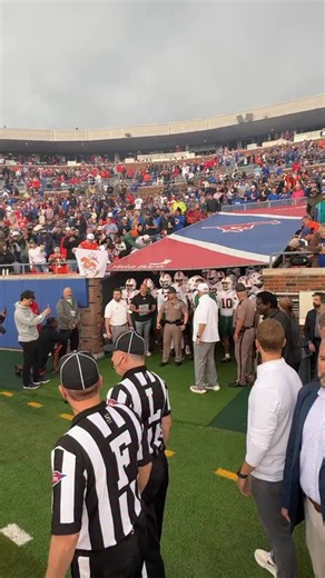 HERE COME THE HURRICANES! 🙌 | Miami Hurricanes Football