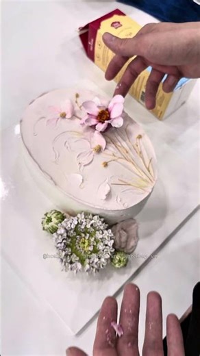 Cầm bông hoa kem trên tay 😀😀 #caketv
