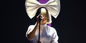 Sia Recruits Shirtless Man to Perform "Bird Set Free" on 'Ellen'