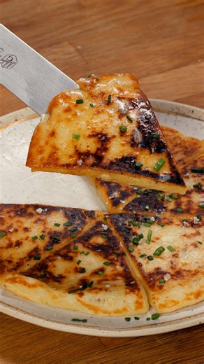 314K views · 440 reactions | 47/100 Irish Potato Pancakes got @whisperofyum dreaming of a perfect pint of beer. Cheers to irresistible cravings! Find the recipe here: https://tasty.co/recipe/irish-potato-cakes | Tasty | Facebook