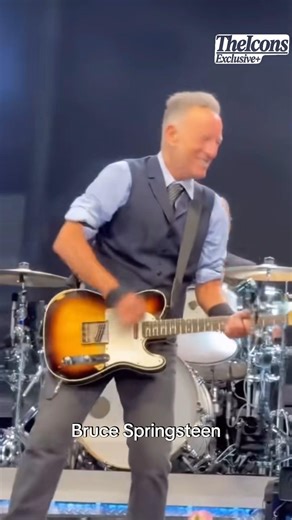 Bruce Springsteen rocking out with his signature guitar tonight #BruceSpringsteen