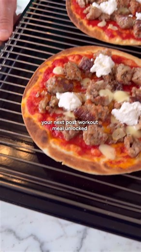 Pork & Fennel Sausage Flatbread Pizza Free recipe at Ontrac5.com | OnTrac5
