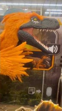 Jurassic World Dinosaurs Toy Hunt: NEW TREX ROAR & SPRAY, DINO VALLEY, & WILD DINOSAURS!