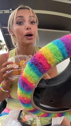 Lets paint the course colorfulllll🎨 #cartgirl #golf #golfers #golftok-001-001 | Cart Girl