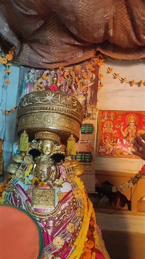 A woman narrating her story to Mahadev ji. | Pinku Sharma