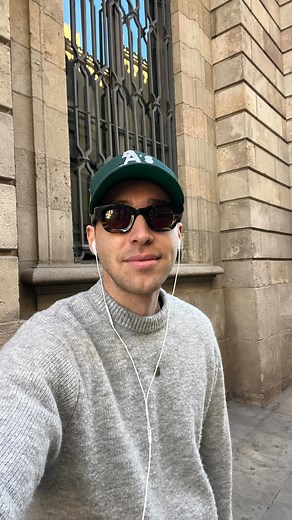 Steven Wommack | Got more DMs about this squish it AI video effect 🔥✨ so here is a a tutorial on how you can create exactly this effect for your next... | Instagram