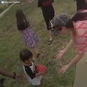 178K views · 1.4K reactions | These officers were shocked when they responded to a call alerting them to a baby lost in the street. Upon arrival, they saw a small child playing alone, unaccompanied by an adult. However, after an intense investigation, they realized that it was all the fault of an oversight. His mother froze when the policemen knocked on her door. | Super Mommy | Facebook