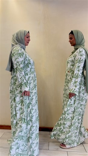 theinfiniticollection on Instagram: "POV: A brand that understands the assignment for every size. 👯‍♀️🔥 We believe style is for everybody and “every body”. Check out how the same dress adapts to different silhouettes! 👗 Who’s wearing what? LEFT MODEL ➔ Size XL RIGHT MODEL ➔ Size S & M"