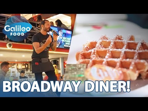 New York Geheimtipp: WAFFELN & singende Kellner?! | Galileo Food