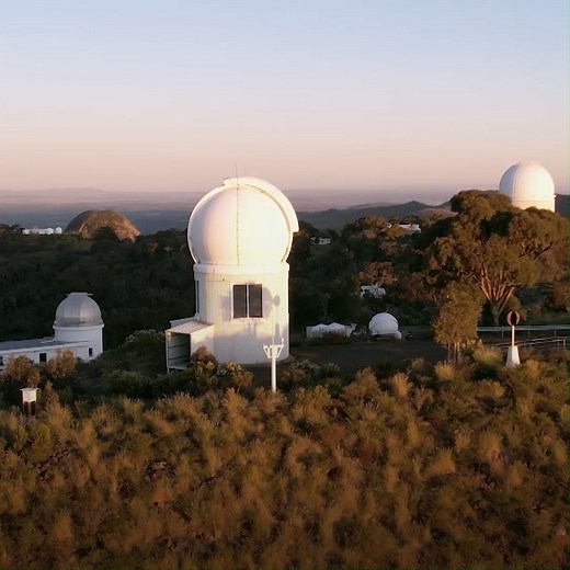 Look to the skies! 👀⭐ Situated in the Warrumbungle Ranges at Siding Spring Observatory, the Huntsman Telescope is the first deep sky telescope of its kind in the Southern Hemisphere. #AusDayLive Australia Day | ABC Australia