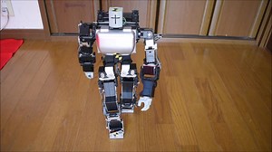 人間のような歩き方をするロボットⅡ