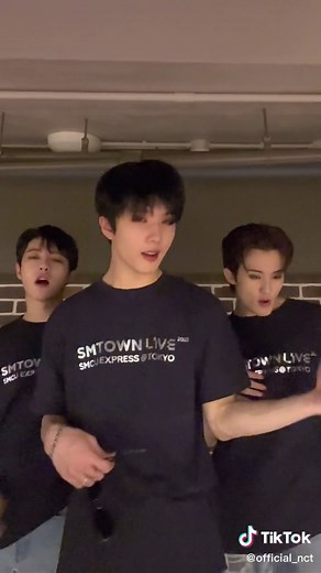Rock Stars at SMTOWN LIVE 2022 TOKYO ft. MARK, RENJUN, JISUNG